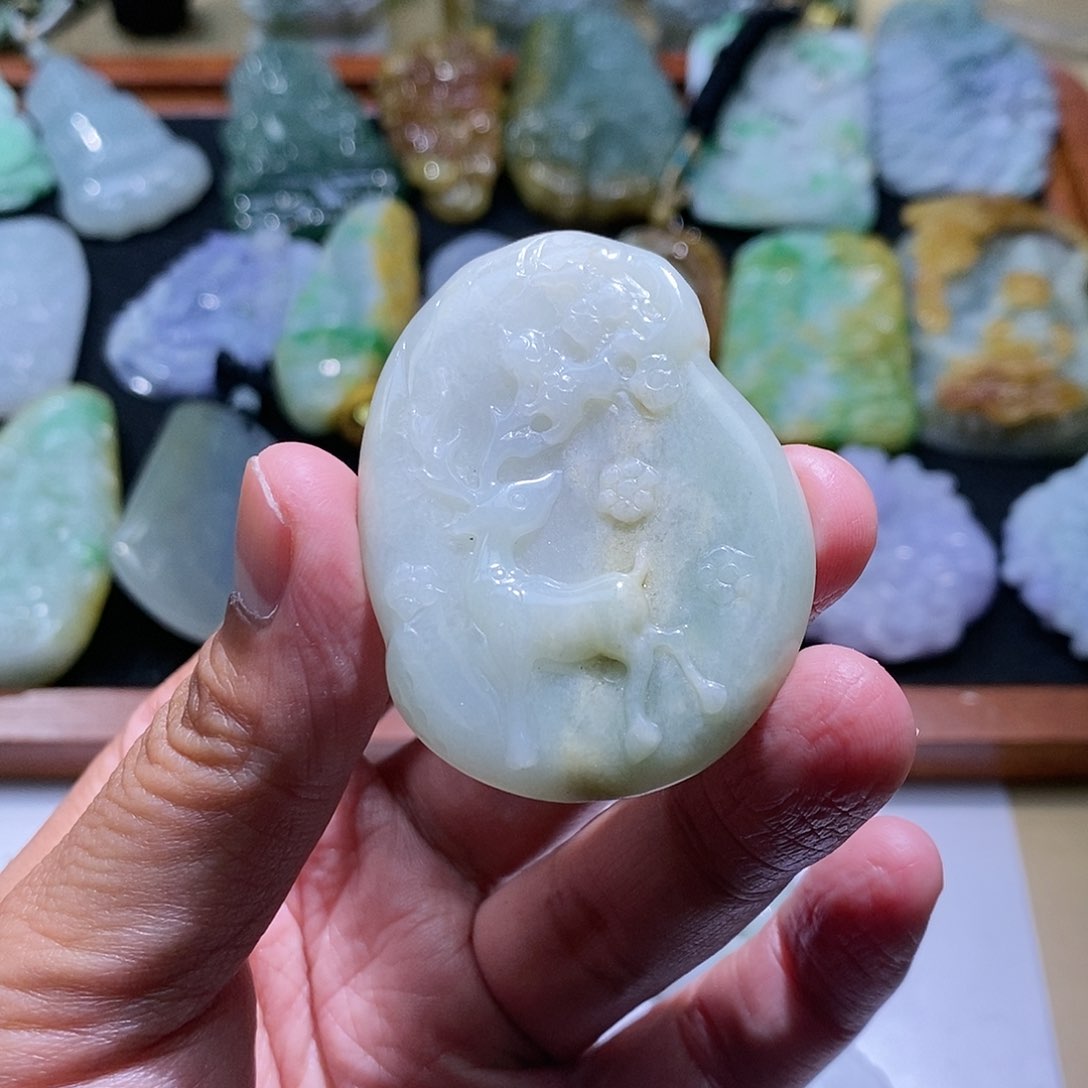 【闪购商品】翡翠颈饰未镶嵌鹿牌