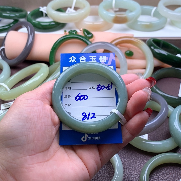 和田玉手镯未镶嵌d****o