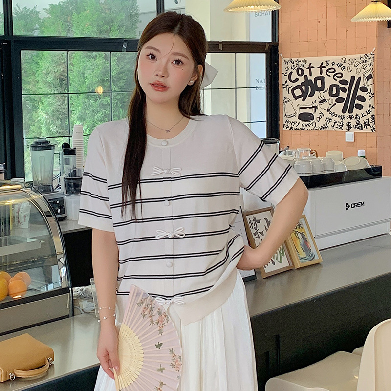 【涵胖胖】清*装圆领盘扣上衣女显瘦条纹衫2024夏款胖mm针织短袖t恤