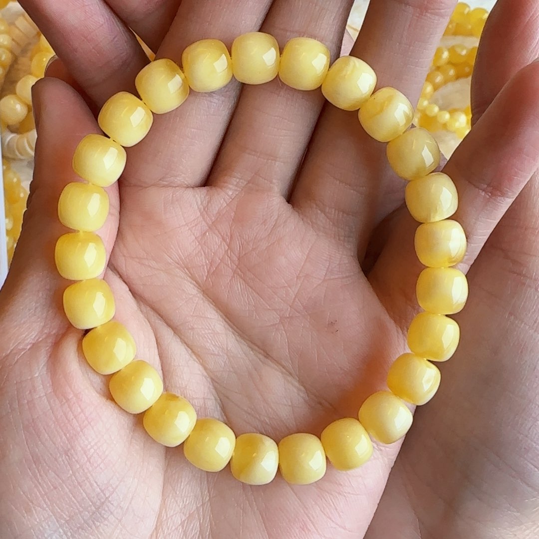 蜜蜡裸石未镶嵌蜜蜡