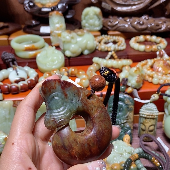 岫岩河磨玉（透闪石质玉）把件未镶嵌箫*