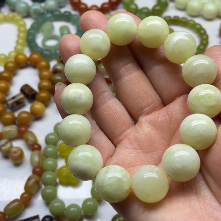 蛇纹石玉手串未镶嵌