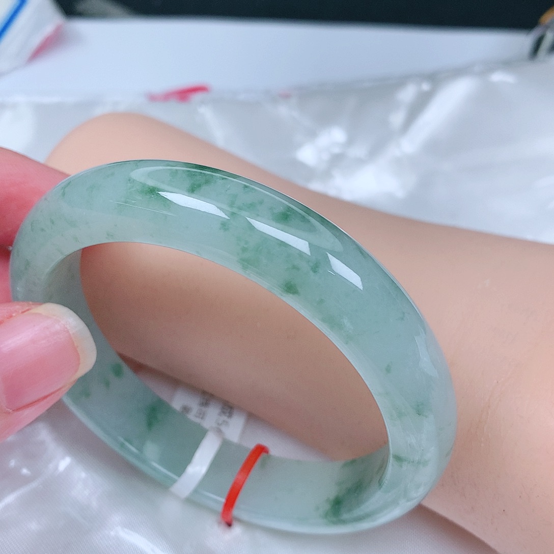 【闪购商品】翡翠手镯未镶嵌云**起，56.5