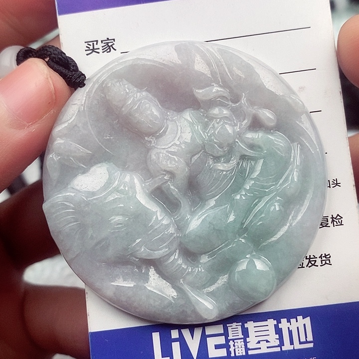 翡翠耳饰未镶嵌翡翠