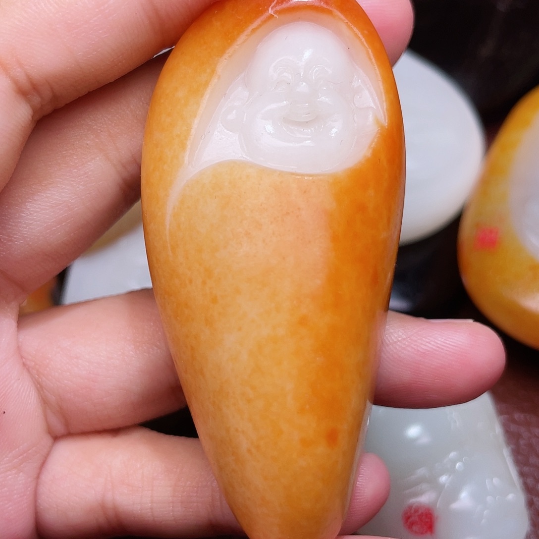 和田玉未镶嵌颈饰奇*