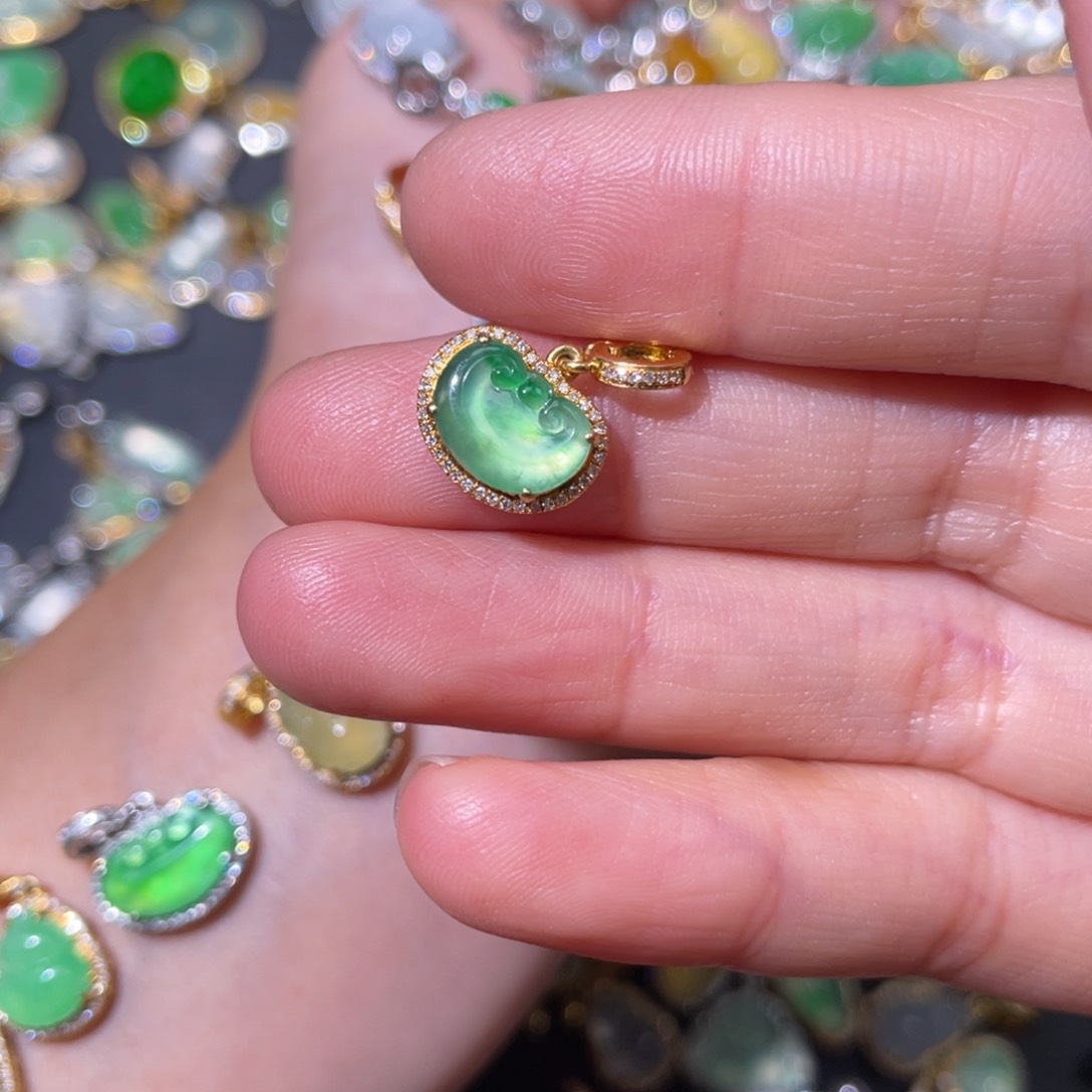 翡翠颈饰18K金镶嵌.*安