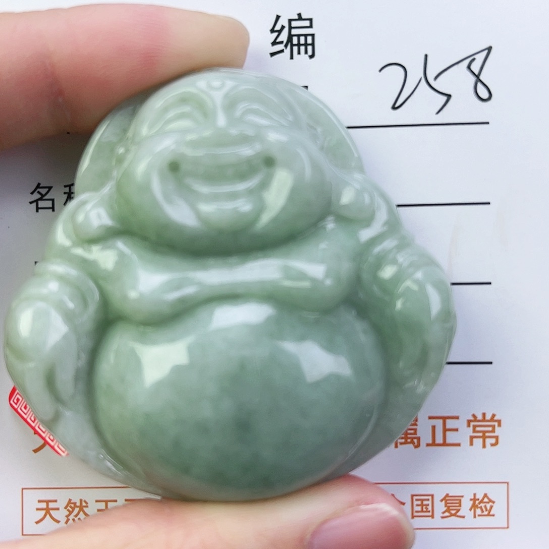 翡翠颈饰未镶嵌佛公