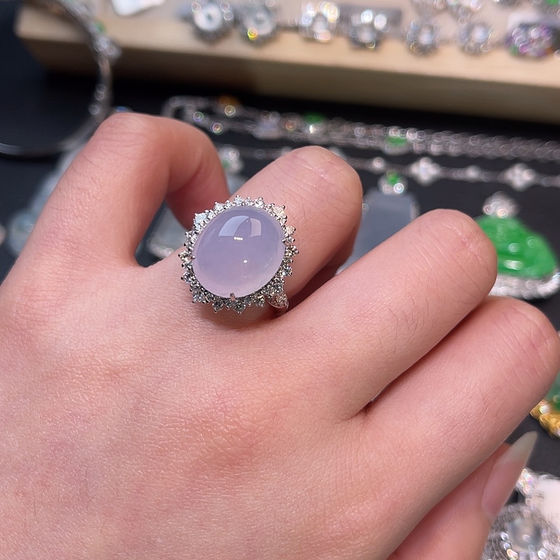 翡翠18K金镶嵌戒指蛋面