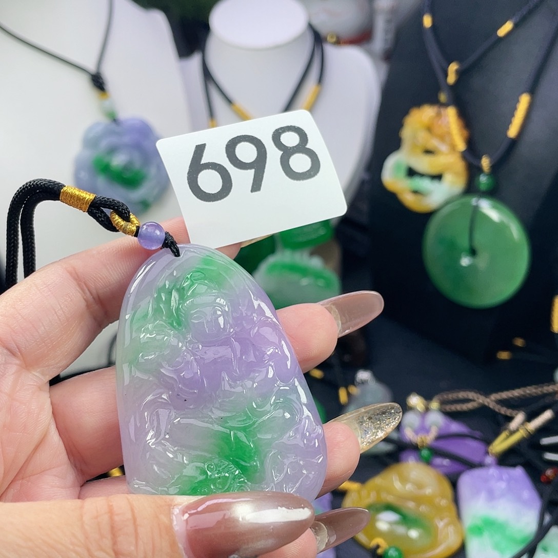 翡翠未镶嵌吊坠(赠链)