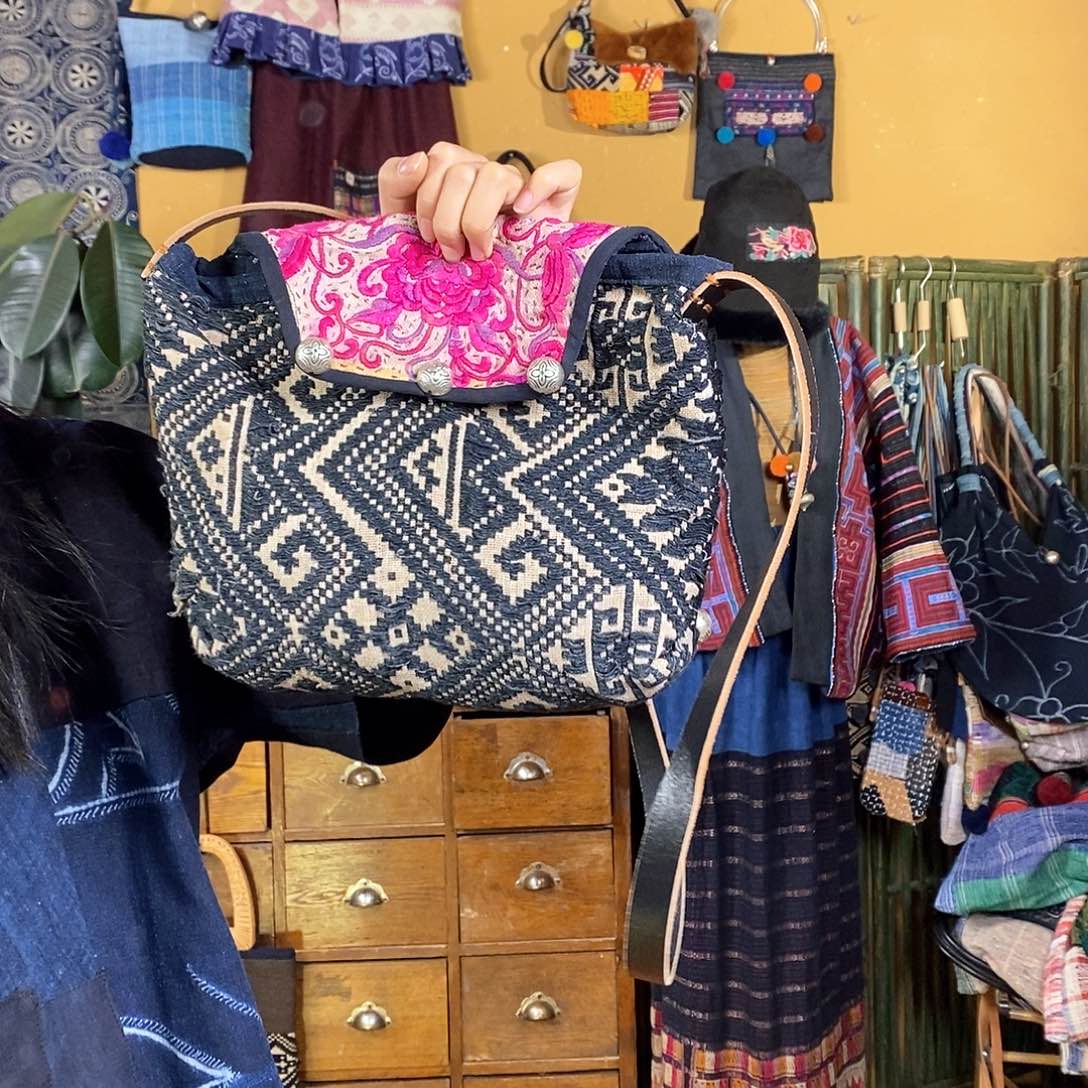 织绣手工制作包包