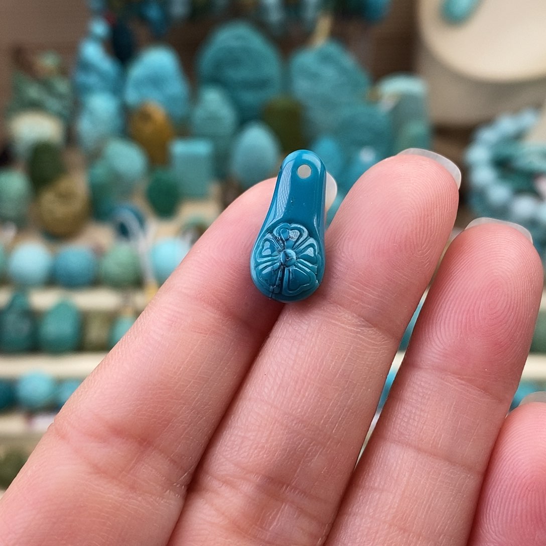 未镶嵌绿松石珠宝奇石