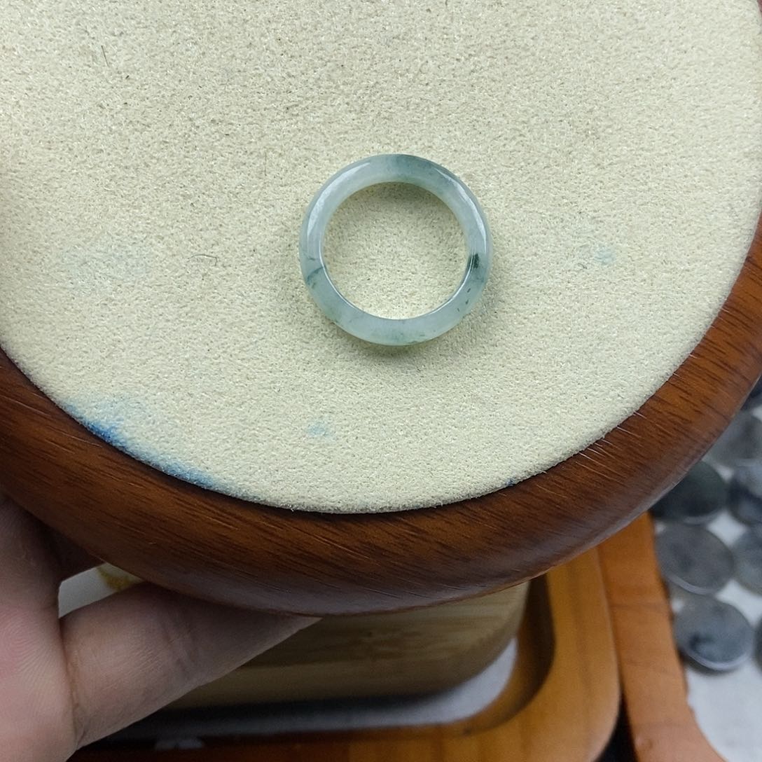 翡翠未镶嵌戒指飘花戒圈17圈口