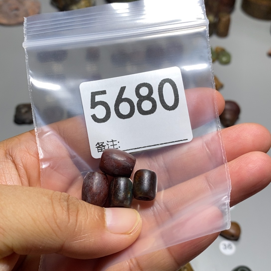 岫岩河磨玉（透闪石质玉）未镶嵌颈饰之****g