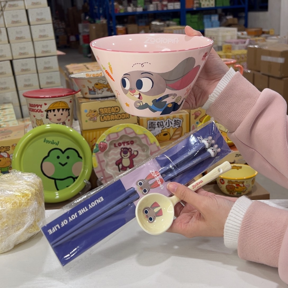 瓷600 家勺子筷子。 陶瓷 