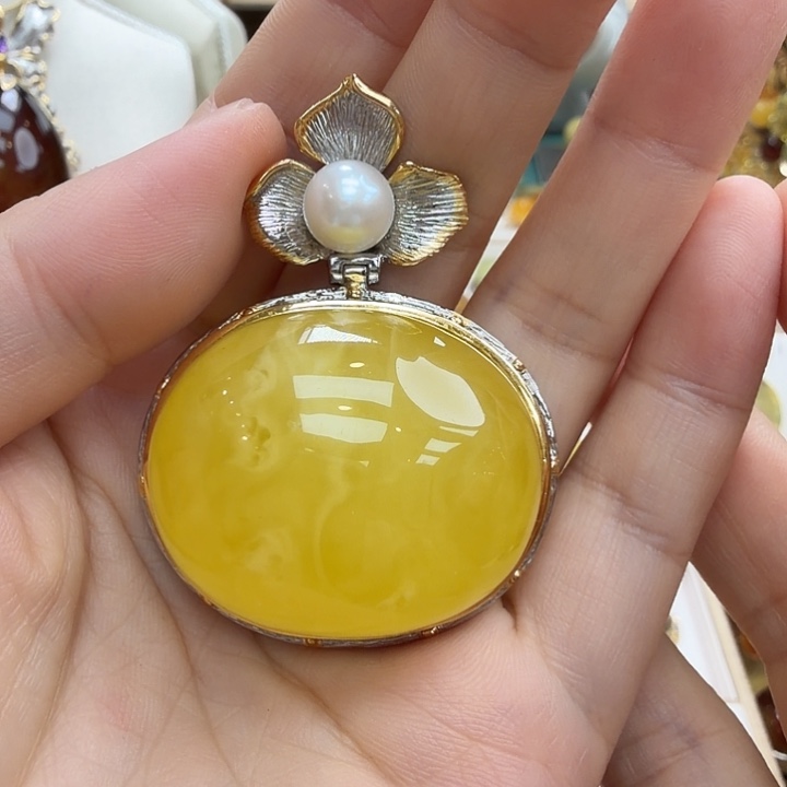 琥珀未镶嵌珠宝奇石