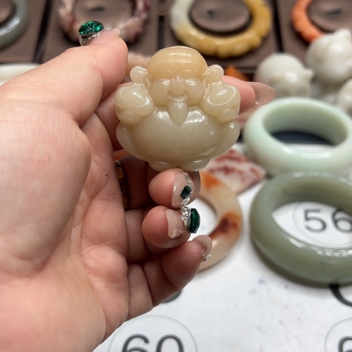 石英岩玉合金颈饰