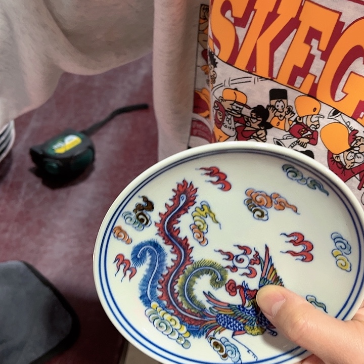 瓷片///直径13.5厘米。绿。