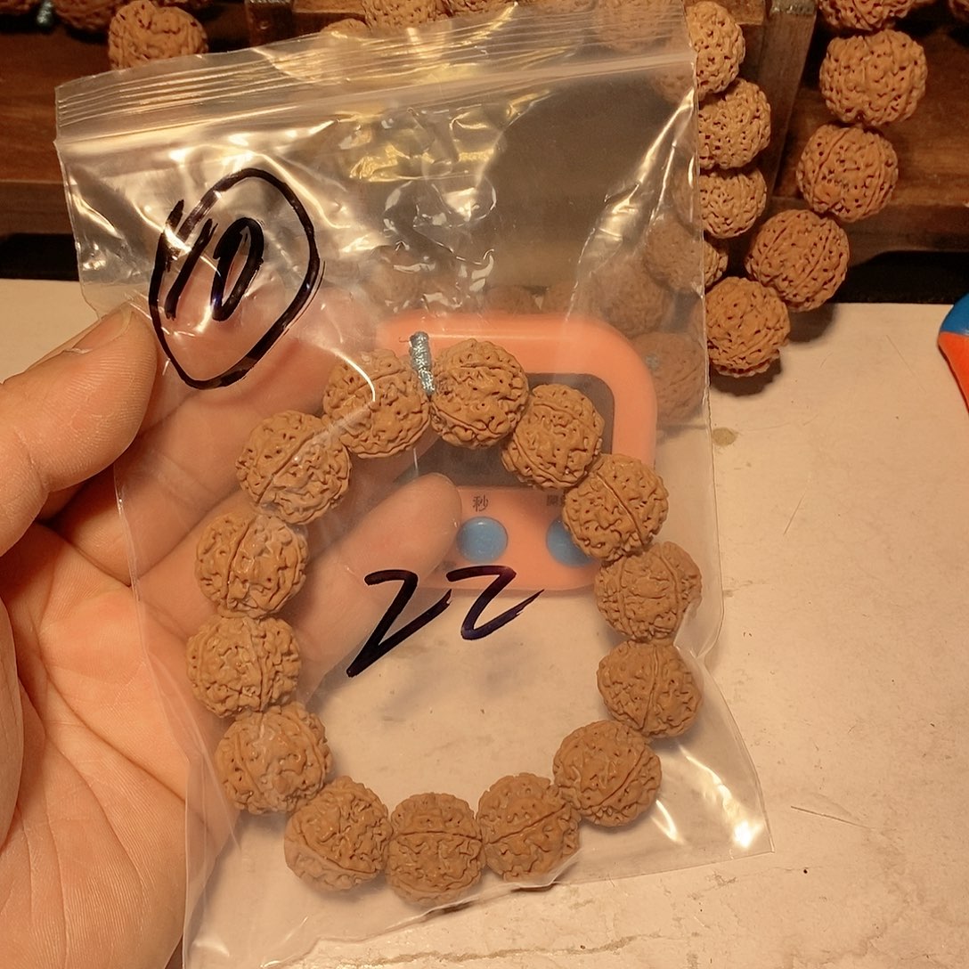 金刚菩提手串A*E10。         