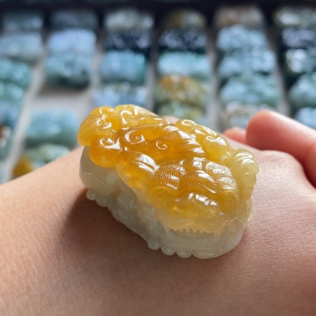 翡翠未镶嵌颈饰天然翡翠貔貅吊坠