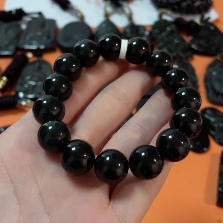 翡翠颈饰未镶嵌啾*