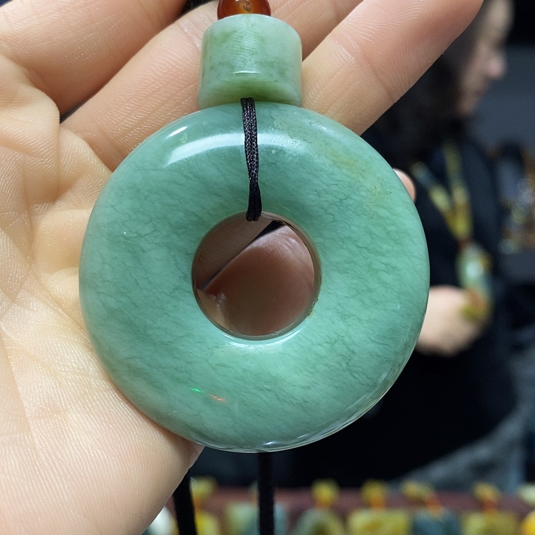 未镶嵌岫玉挂件吊坠