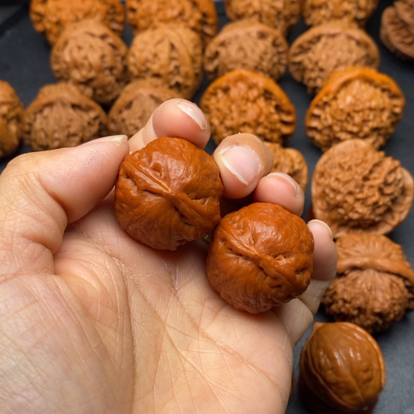 【闪购商品】文玩核桃把件绣球