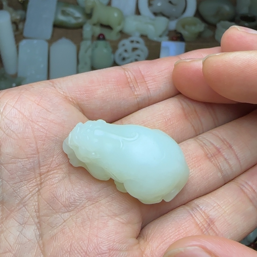 和田玉挂件未镶嵌貔貅