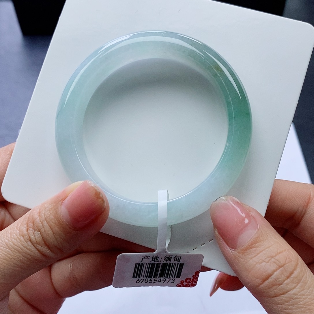 翡翠手镯未镶嵌52.5圈口