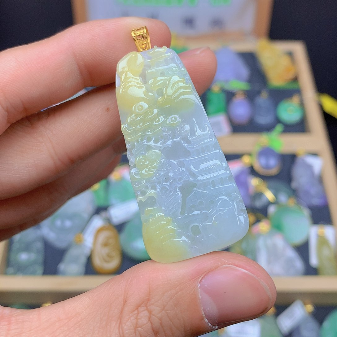 翡翠颈饰18K金镶嵌翡翠