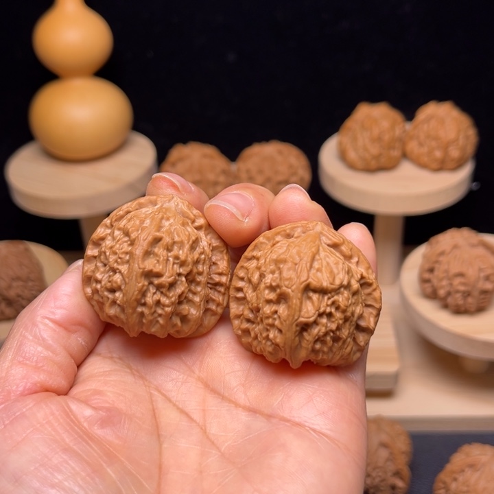 文玩核桃吊坠37白狮子