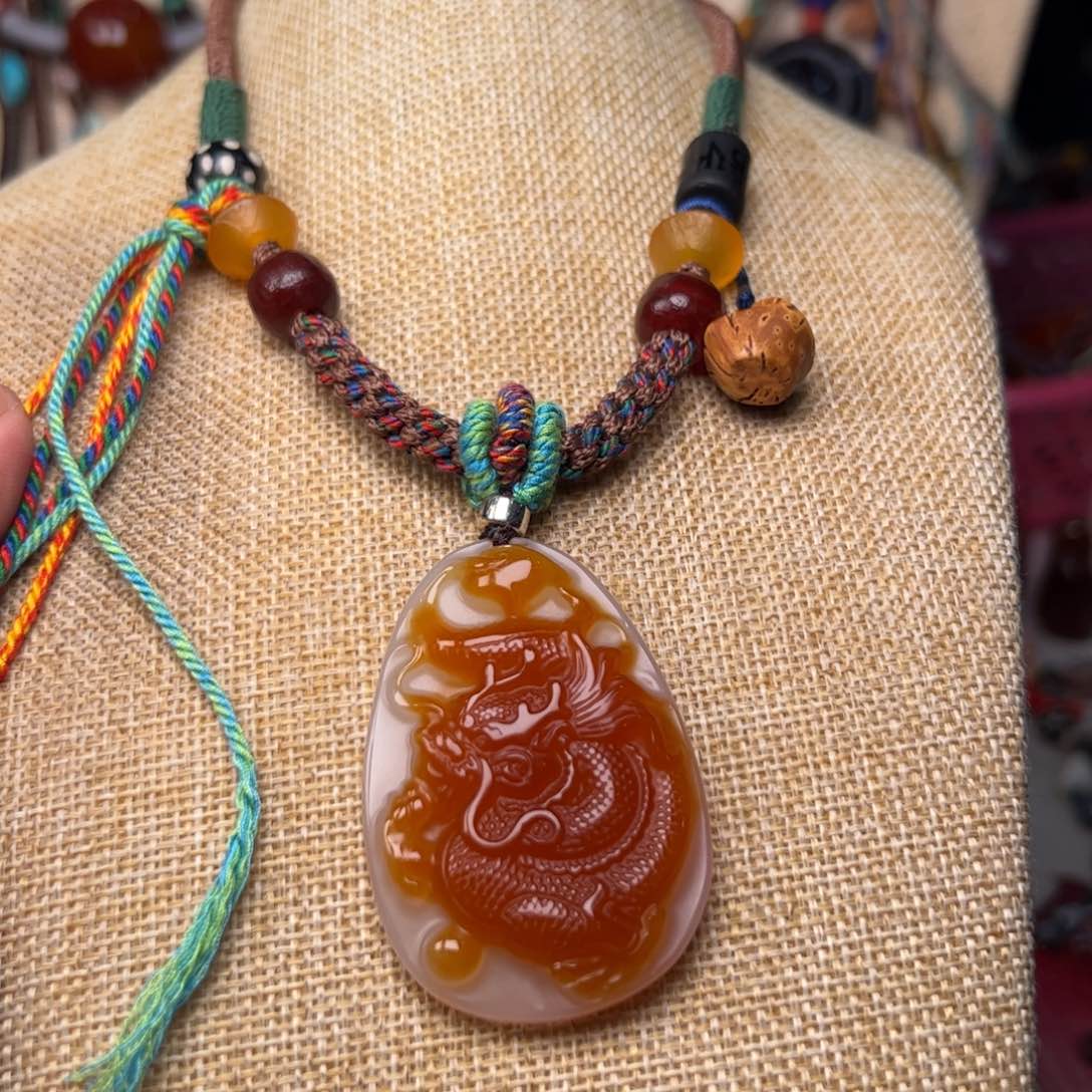 玛瑙/玉髓颈饰未镶嵌