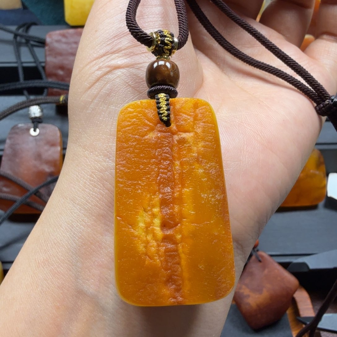 未镶嵌吊坠(赠链)琥珀