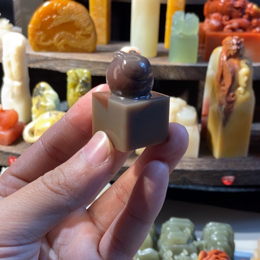 只***愁寿山石印石小兔子