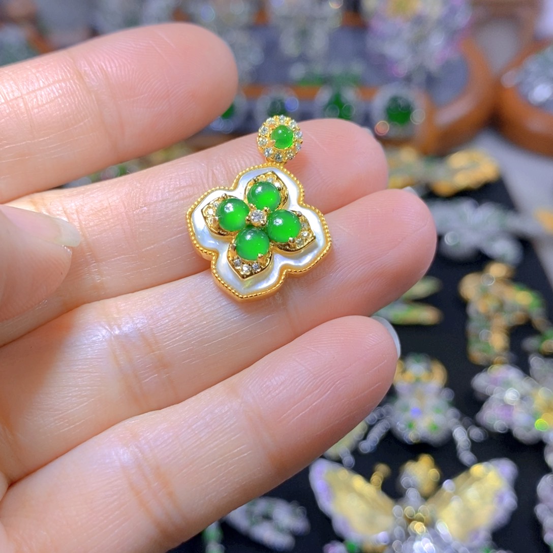 翡翠颈饰银S925镶嵌天然翡翠