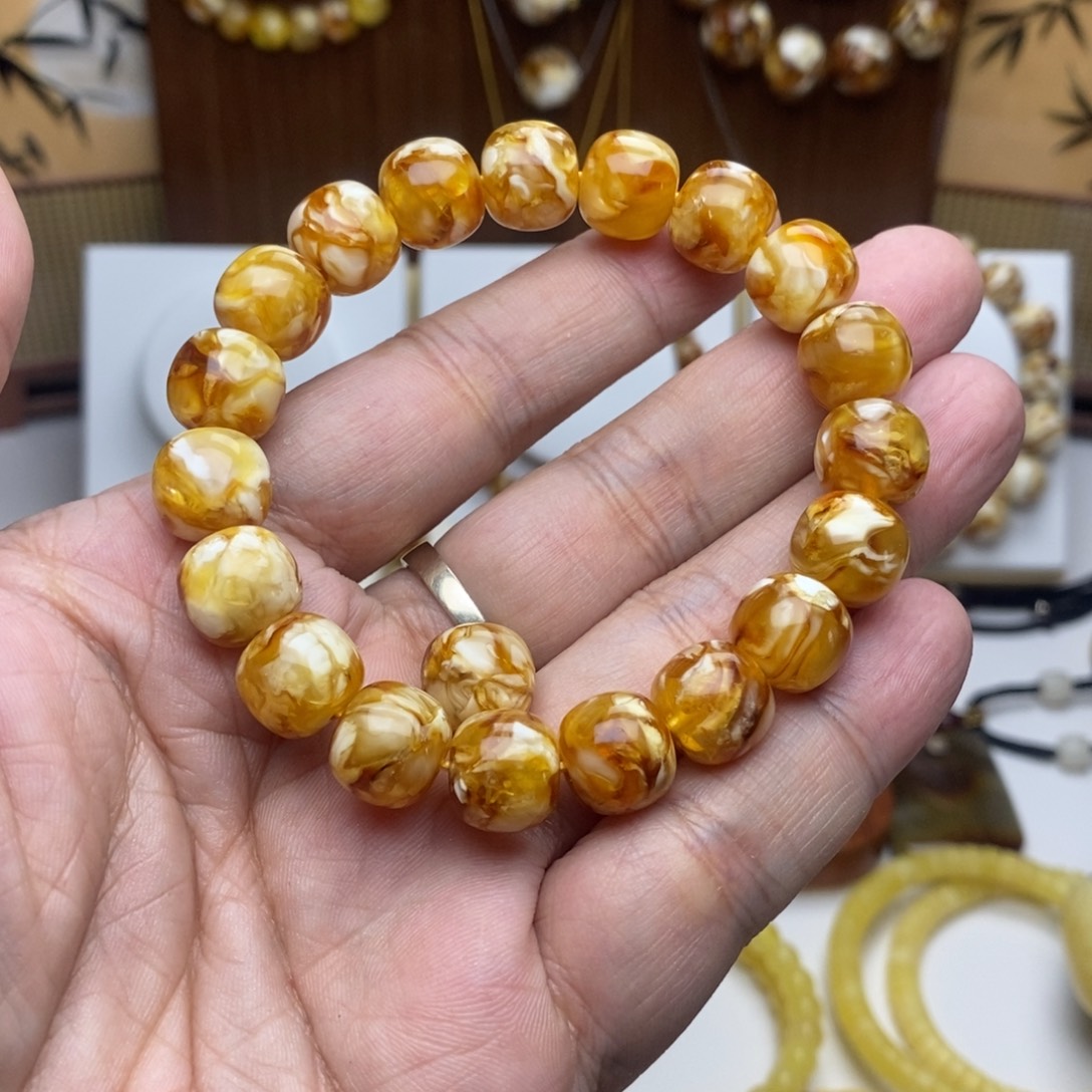 m***涛11.5沁色精工老型手串一条