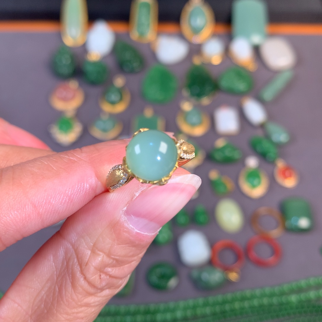 和田玉颈饰18K金镶嵌