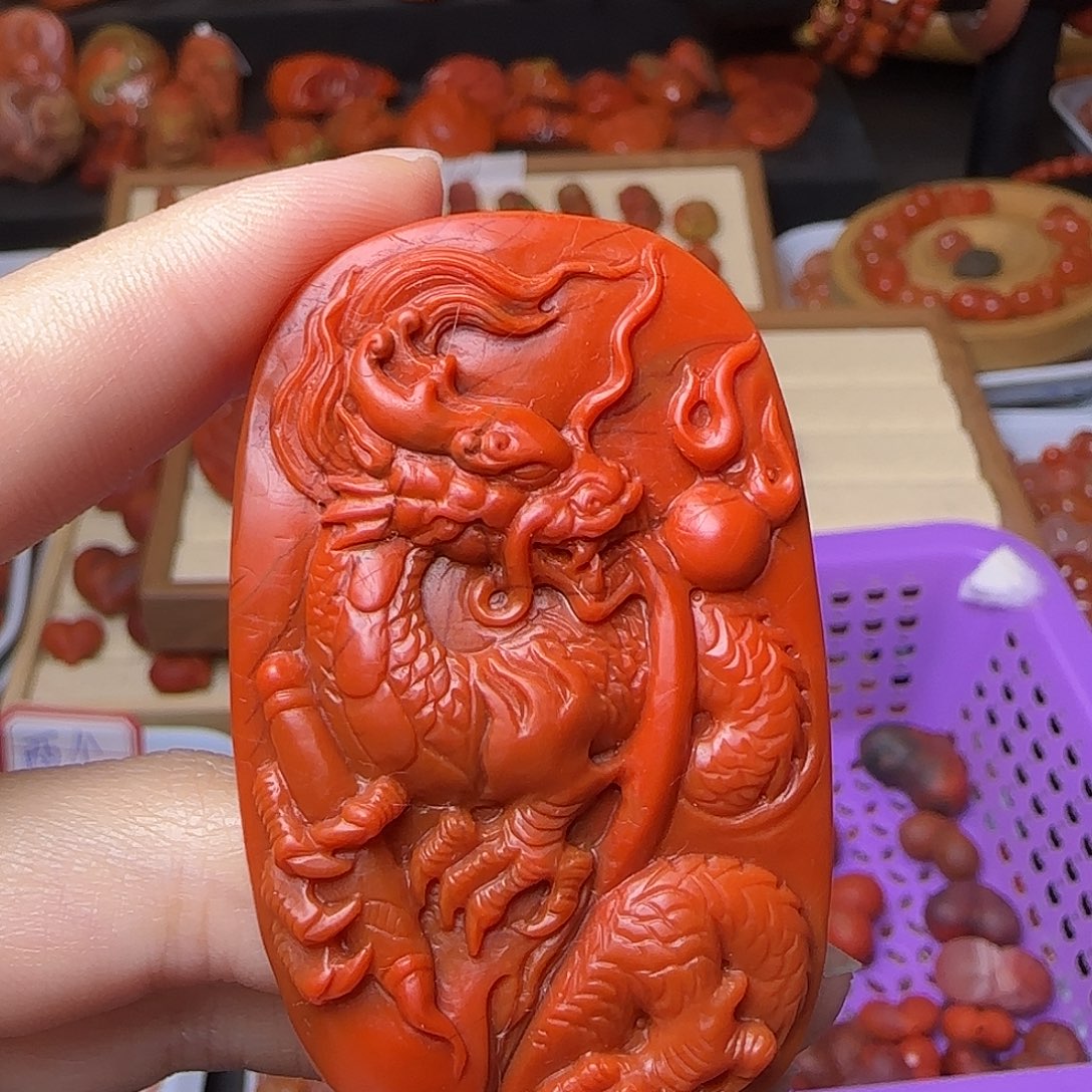 余***！南红玛瑙未镶嵌颈饰