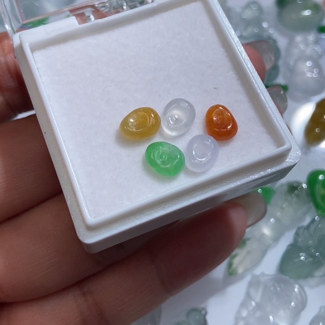 未镶嵌定制翡翠翡翠