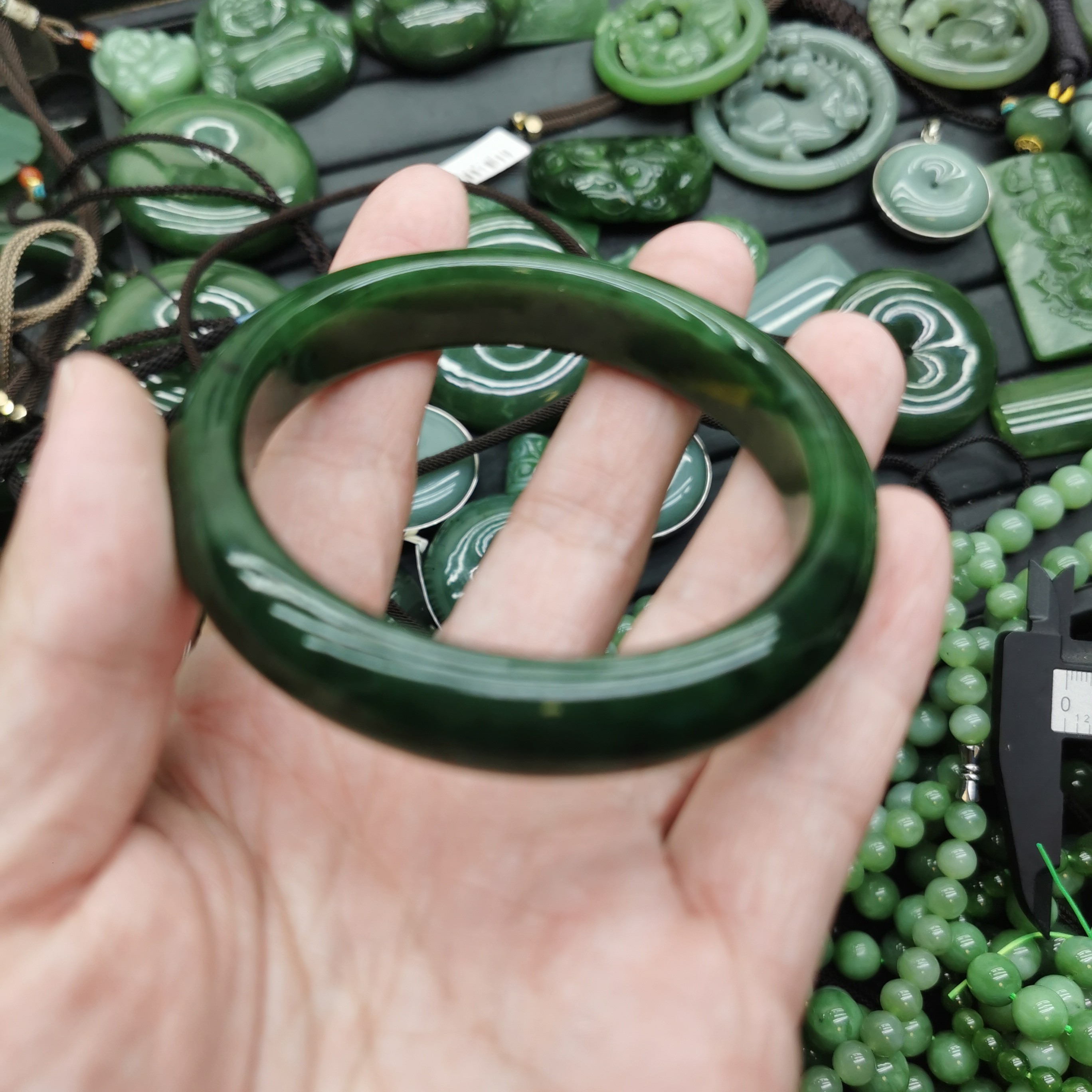 碧玉俄碧红皮平安镯精美菠菜绿时尚贵气珠宝