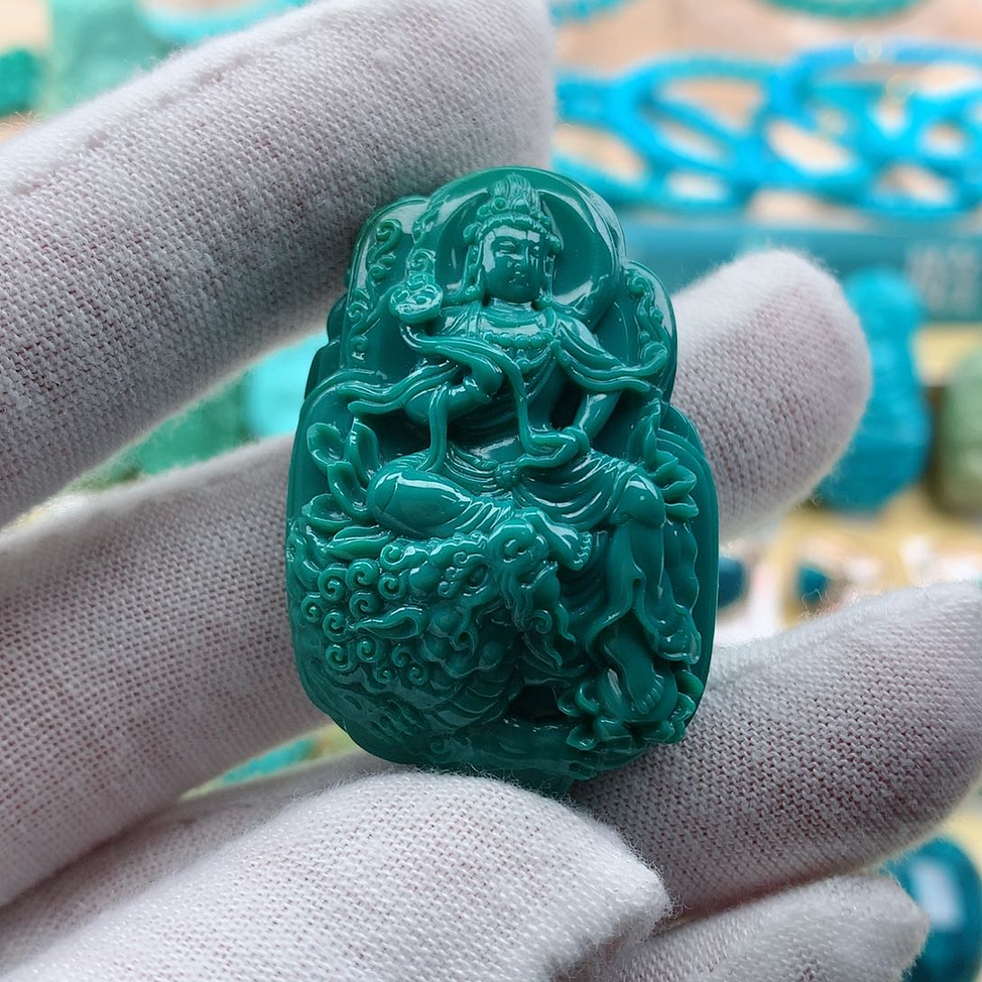 绿松石颈饰未镶嵌