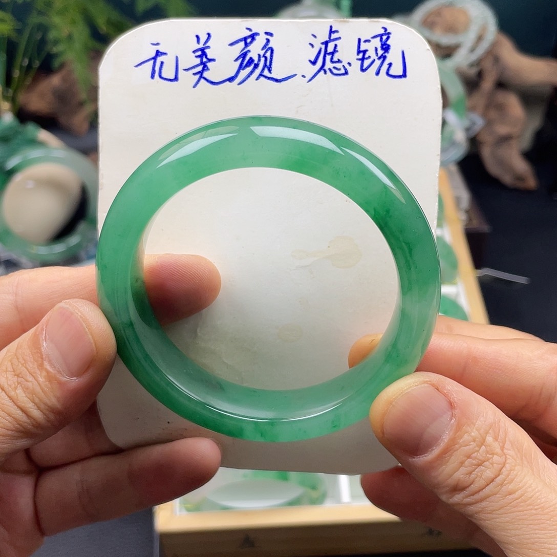 未镶嵌手镯石英质玉