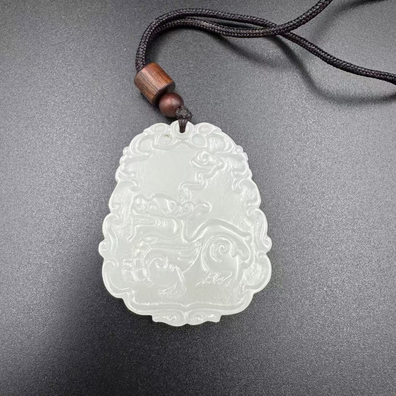 LOT.2/20世纪和田玉瑞兽牌/H551519