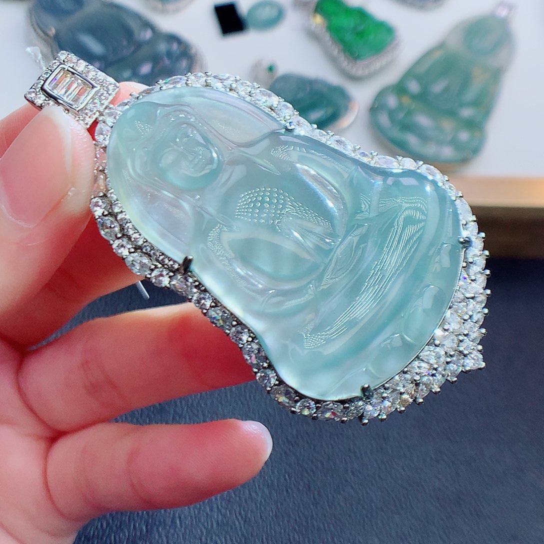 翡翠颈饰未镶嵌翡翠