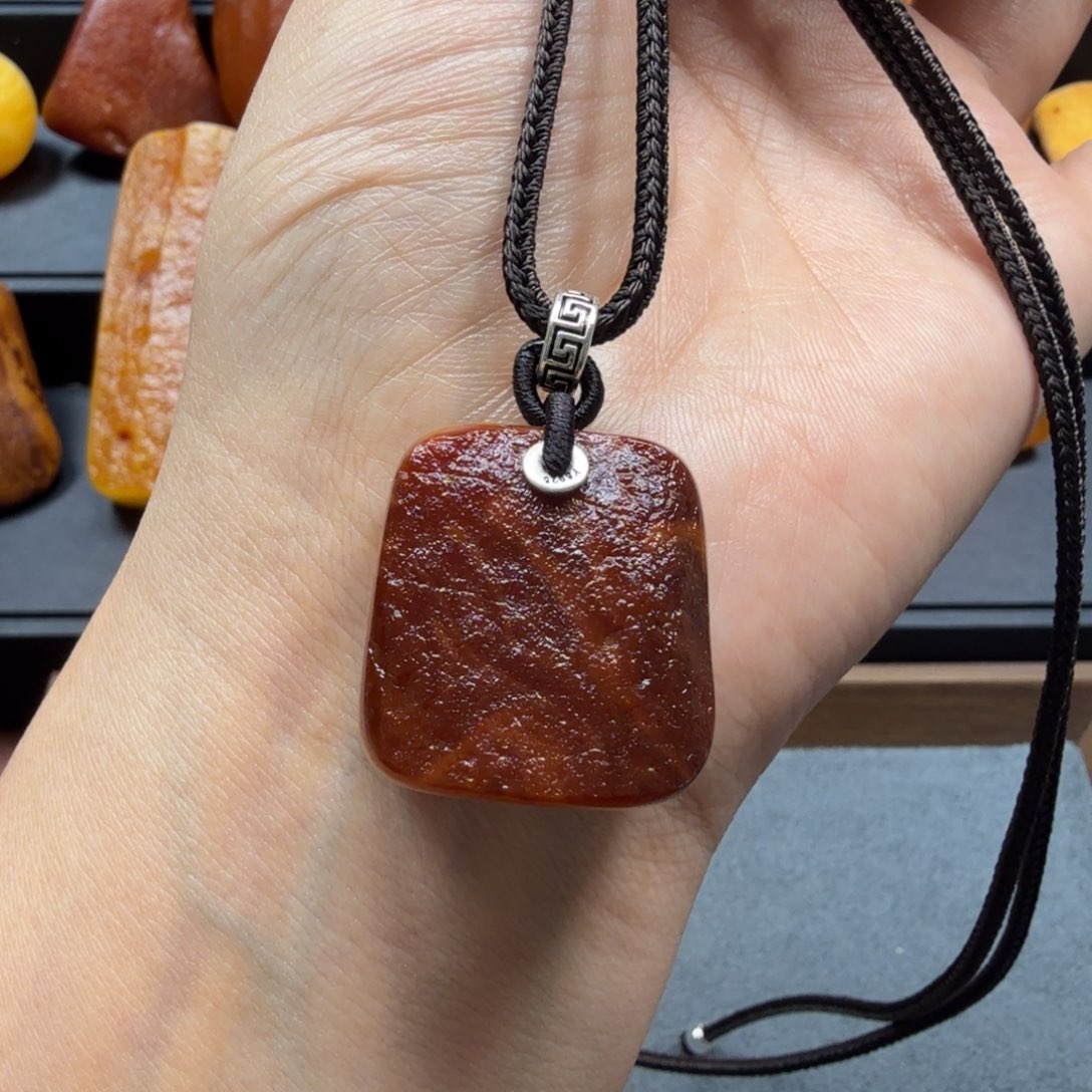 未镶嵌吊坠(赠链)琥珀