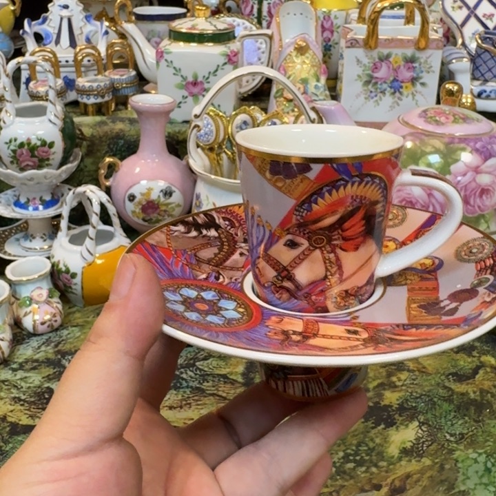 鹿与海陶瓷家居有限公司