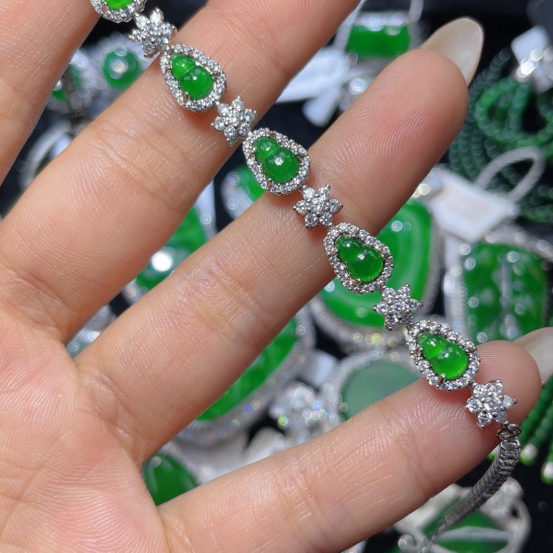 翡翠颈饰银S925镶嵌翡翠