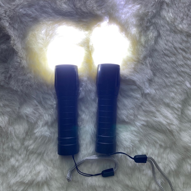 多用途迷你手电筒