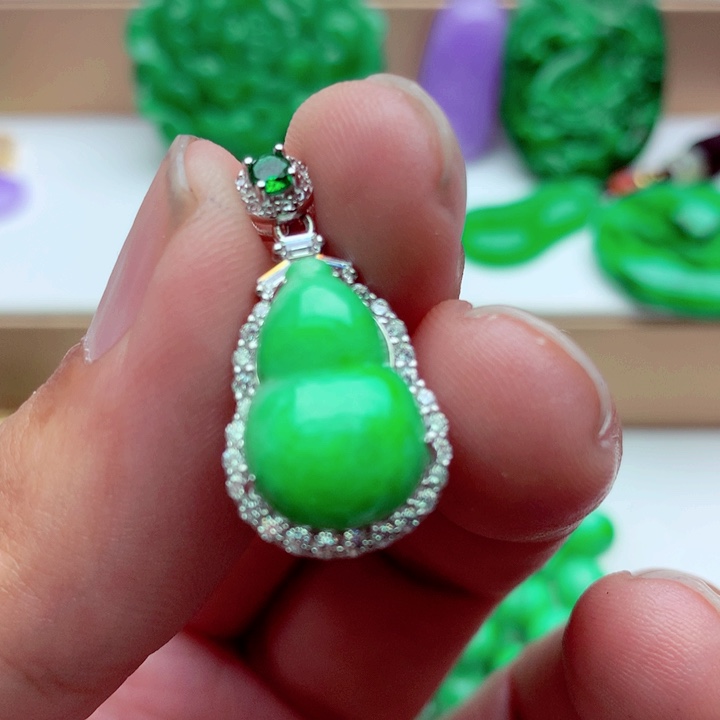 翡翠未镶嵌吊坠(不含链)