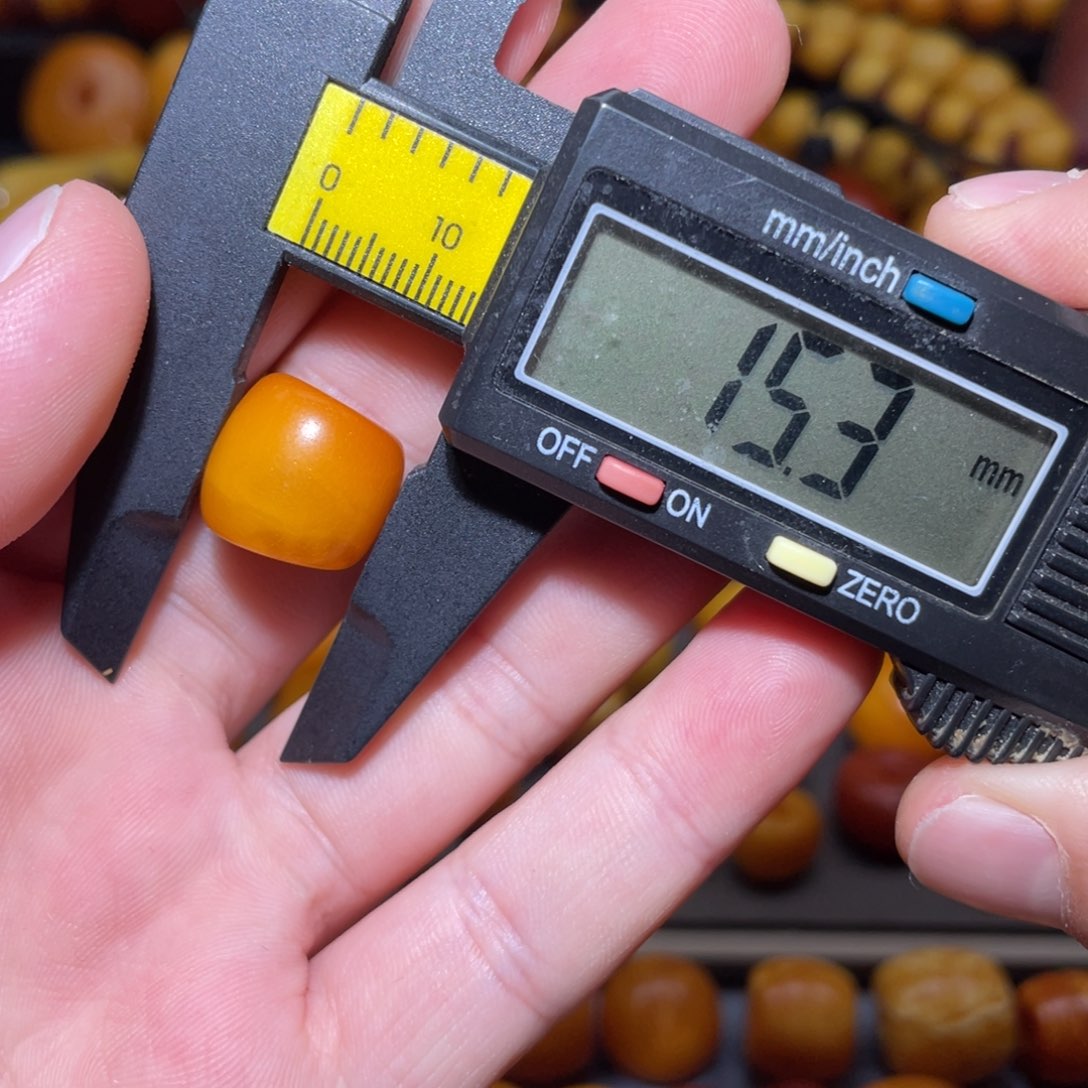 琥珀未镶嵌裸石马蹄