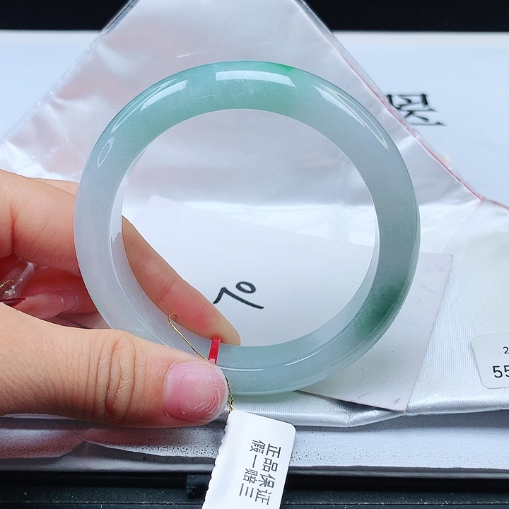 翡翠手镯（圆镯）未镶嵌55+正圈